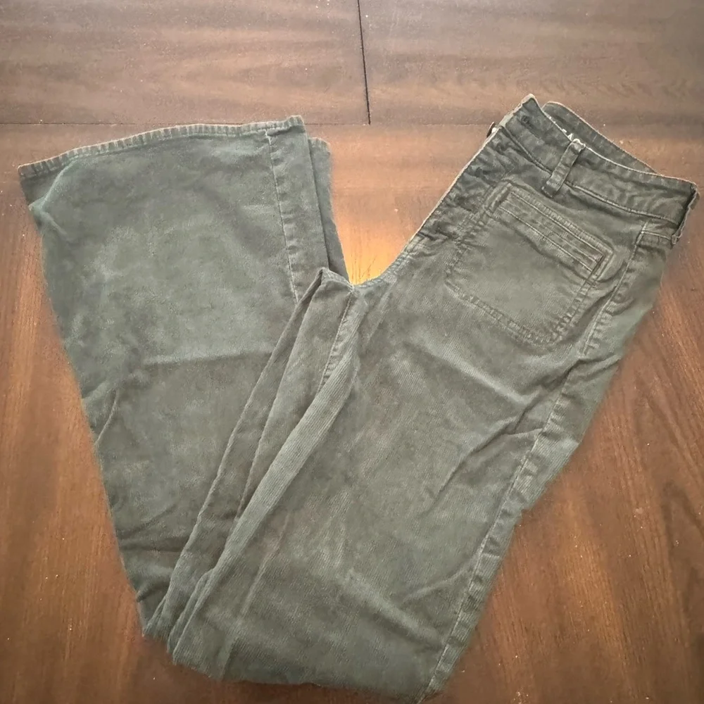 American Eagle Outfitters Olive Flare Pants - Picture 9 of 9